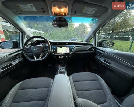 Белый Шевроле Bolt EV, объемом двигателя 0 л и пробегом 36 тыс. км за 20000 $, фото 5 на Automoto.ua