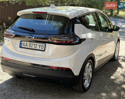 Белый Шевроле Bolt EV, объемом двигателя 0 л и пробегом 63 тыс. км за 16900 $, фото 6 на Automoto.ua