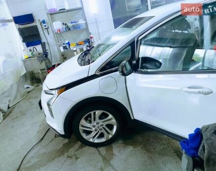 Белый Шевроле Bolt EV, объемом двигателя 0 л и пробегом 82 тыс. км за 17500 $, фото 11 на Automoto.ua