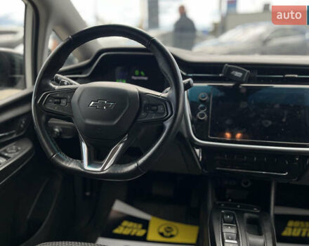 Белый Шевроле Bolt EV, объемом двигателя 0 л и пробегом 34 тыс. км за 18999 $, фото 9 на Automoto.ua