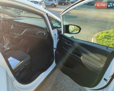 Белый Шевроле Bolt EV, объемом двигателя 0 л и пробегом 15 тыс. км за 18899 $, фото 30 на Automoto.ua