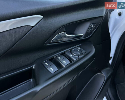 Білий Шевроле Bolt EV, об'ємом двигуна 0 л та пробігом 24 тис. км за 17950 $, фото 14 на Automoto.ua