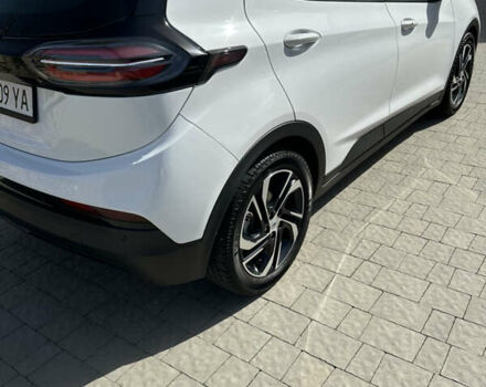 Белый Шевроле Bolt EV, объемом двигателя 0 л и пробегом 22 тыс. км за 18500 $, фото 4 на Automoto.ua