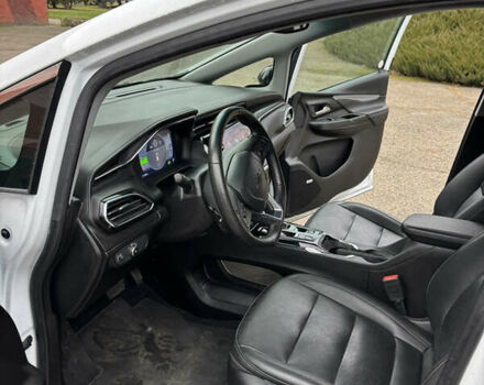 Белый Шевроле Bolt EV, объемом двигателя 0 л и пробегом 37 тыс. км за 18950 $, фото 26 на Automoto.ua