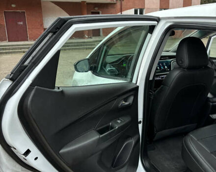 Белый Шевроле Bolt EV, объемом двигателя 0 л и пробегом 37 тыс. км за 18950 $, фото 25 на Automoto.ua