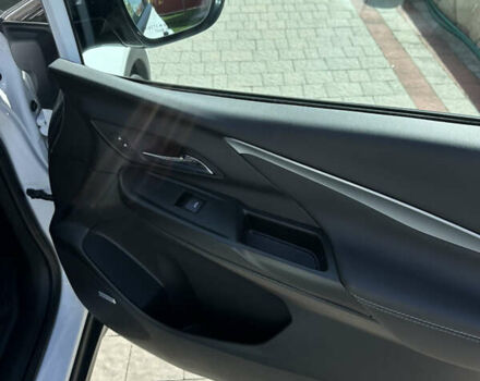 Білий Шевроле Bolt EV, об'ємом двигуна 0 л та пробігом 22 тис. км за 18299 $, фото 18 на Automoto.ua