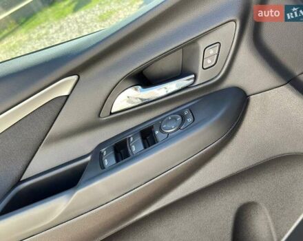 Белый Шевроле Bolt EV, объемом двигателя 0 л и пробегом 1 тыс. км за 20800 $, фото 25 на Automoto.ua