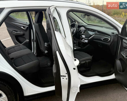 Белый Шевроле Bolt EV, объемом двигателя 0 л и пробегом 40 тыс. км за 17500 $, фото 8 на Automoto.ua
