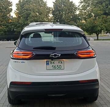 Белый Шевроле Bolt EV, объемом двигателя 0 л и пробегом 7 тыс. км за 22500 $, фото 6 на Automoto.ua