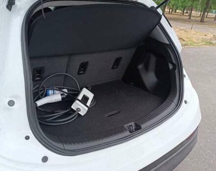 Білий Шевроле Bolt EV, об'ємом двигуна 0 л та пробігом 30 тис. км за 16600 $, фото 9 на Automoto.ua