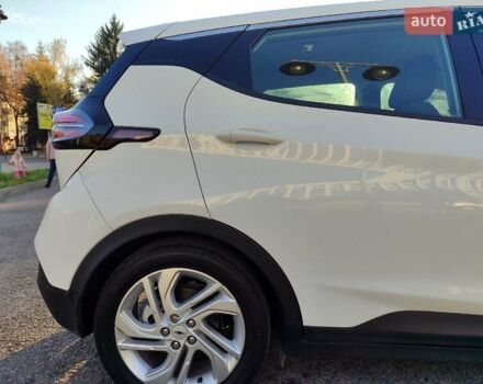 Белый Шевроле Bolt EV, объемом двигателя 0 л и пробегом 15 тыс. км за 18899 $, фото 3 на Automoto.ua