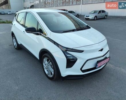 Белый Шевроле Bolt EV, объемом двигателя 0 л и пробегом 50 тыс. км за 17990 $, фото 4 на Automoto.ua