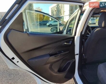 Белый Шевроле Bolt EV, объемом двигателя 0 л и пробегом 15 тыс. км за 18899 $, фото 17 на Automoto.ua