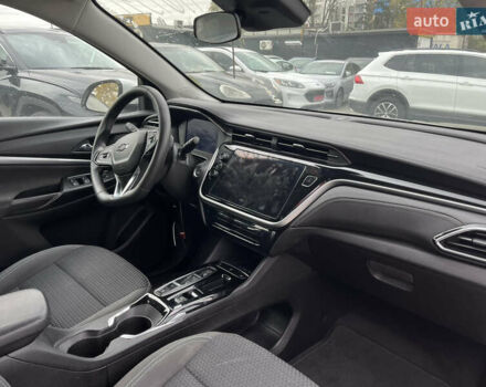 Белый Шевроле Bolt EV, объемом двигателя 0 л и пробегом 154 тыс. км за 15700 $, фото 17 на Automoto.ua