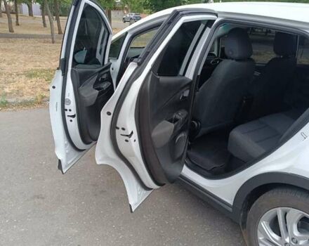 Білий Шевроле Bolt EV, об'ємом двигуна 0 л та пробігом 30 тис. км за 16600 $, фото 6 на Automoto.ua