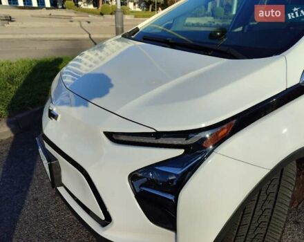 Белый Шевроле Bolt EV, объемом двигателя 0 л и пробегом 15 тыс. км за 18899 $, фото 11 на Automoto.ua