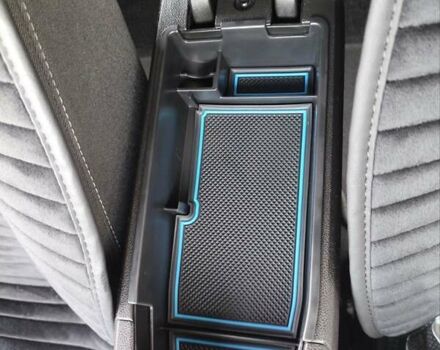 Белый Шевроле Bolt EV, объемом двигателя 0 л и пробегом 50 тыс. км за 17990 $, фото 11 на Automoto.ua