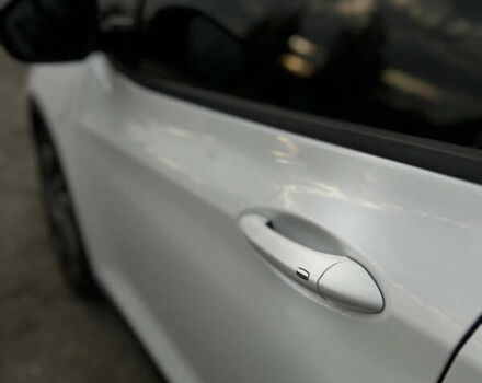 Белый Шевроле Bolt EV, объемом двигателя 0 л и пробегом 38 тыс. км за 19700 $, фото 14 на Automoto.ua