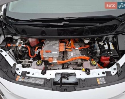 Білий Шевроле Bolt EV, об'ємом двигуна 0 л та пробігом 38 тис. км за 20200 $, фото 20 на Automoto.ua