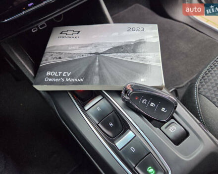 Белый Шевроле Bolt EV, объемом двигателя 0 л и пробегом 59 тыс. км за 17300 $, фото 19 на Automoto.ua