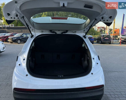 Білий Шевроле Bolt EV, об'ємом двигуна 0 л та пробігом 24 тис. км за 17950 $, фото 20 на Automoto.ua