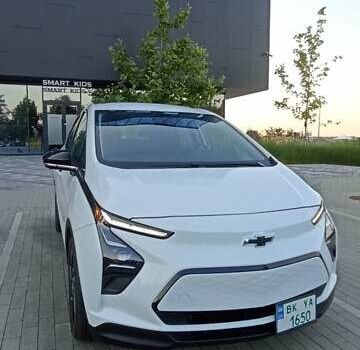 Белый Шевроле Bolt EV, объемом двигателя 0 л и пробегом 7 тыс. км за 22500 $, фото 2 на Automoto.ua