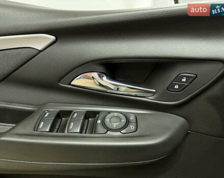 Белый Шевроле Bolt EV, объемом двигателя 0 л и пробегом 1 тыс. км за 20999 $, фото 19 на Automoto.ua