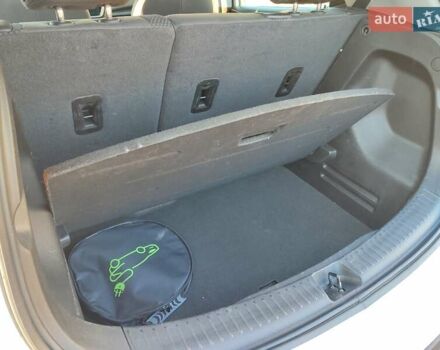 Белый Шевроле Bolt EV, объемом двигателя 0 л и пробегом 15 тыс. км за 18899 $, фото 24 на Automoto.ua