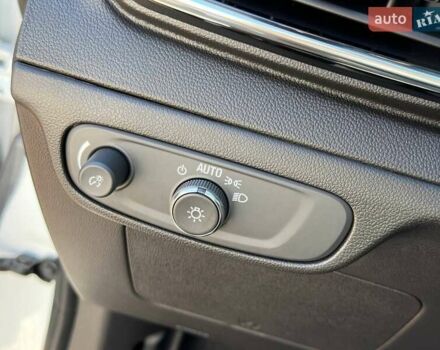 Белый Шевроле Bolt EV, объемом двигателя 0 л и пробегом 1 тыс. км за 20800 $, фото 24 на Automoto.ua