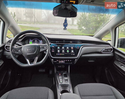 Белый Шевроле Bolt EV, объемом двигателя 0 л и пробегом 59 тыс. км за 17300 $, фото 16 на Automoto.ua