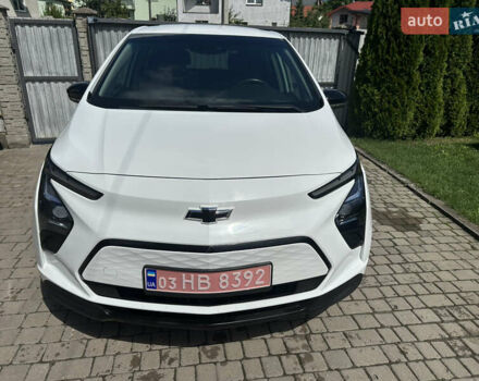Белый Шевроле Bolt EV, объемом двигателя 0 л и пробегом 35 тыс. км за 19000 $, фото 3 на Automoto.ua