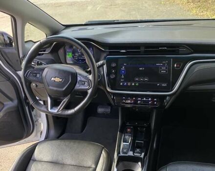 Білий Шевроле Bolt EV, об'ємом двигуна 0 л та пробігом 26 тис. км за 18500 $, фото 6 на Automoto.ua