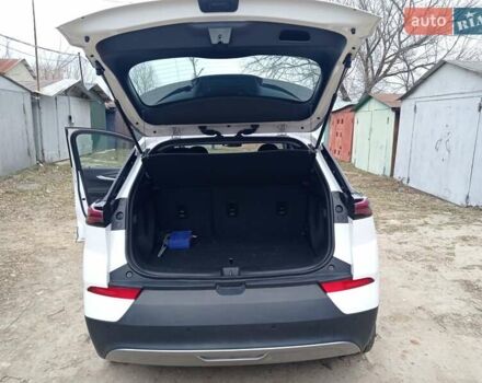 Белый Шевроле Bolt EV, объемом двигателя 0 л и пробегом 66 тыс. км за 18700 $, фото 18 на Automoto.ua