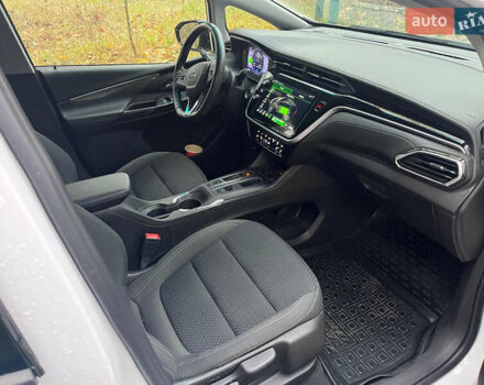 Белый Шевроле Bolt EV, объемом двигателя 0 л и пробегом 16 тыс. км за 18500 $, фото 13 на Automoto.ua