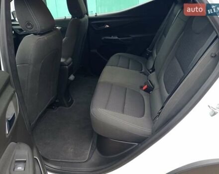 Белый Шевроле Bolt EV, объемом двигателя 0 л и пробегом 66 тыс. км за 18700 $, фото 15 на Automoto.ua