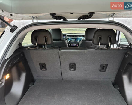 Белый Шевроле Bolt EV, объемом двигателя 0 л и пробегом 37 тыс. км за 18950 $, фото 23 на Automoto.ua