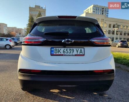 Белый Шевроле Bolt EV, объемом двигателя 0 л и пробегом 15 тыс. км за 18899 $, фото 10 на Automoto.ua