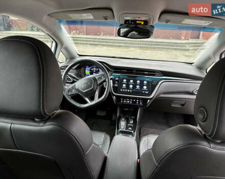 Белый Шевроле Bolt EV, объемом двигателя 0 л и пробегом 37 тыс. км за 18950 $, фото 21 на Automoto.ua