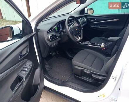 Белый Шевроле Bolt EV, объемом двигателя 0 л и пробегом 66 тыс. км за 18700 $, фото 13 на Automoto.ua