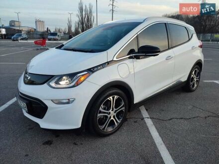 Шевроле Bolt EV 2017 в Киеве на Automoto.ua Белый Шевроле Bolt EV, объемом двигателя 0 л и пробегом 77 тыс. км за 13999 $, фото 1 на Automoto.ua