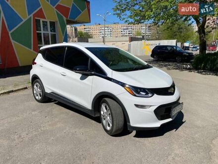 Шевроле Bolt EV 2017 у Дніпро (Дніпропетровську) на Automoto.ua Білий Шевроле Bolt EV, об'ємом двигуна 0 л та пробігом 95 тис. км за 13700 $, фото 1 на Automoto.ua