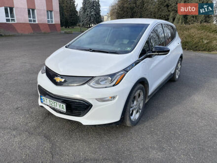Шевроле Bolt EV 2017 в Бурштыне на Automoto.ua Белый Шевроле Bolt EV, объемом двигателя 0 л и пробегом 141 тыс. км за 12800 $, фото 1 на Automoto.ua