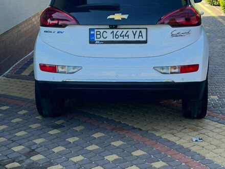 Шевроле Bolt EV 2017 в Львове на Automoto.ua Белый Шевроле Bolt EV, объемом двигателя 0 л и пробегом 299 тыс. км за 12800 $, фото 1 на Automoto.ua