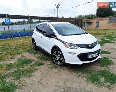 Белый Шевроле Bolt EV, объемом двигателя 0 л и пробегом 65 тыс. км за 14500 $, фото 1 на Automoto.ua