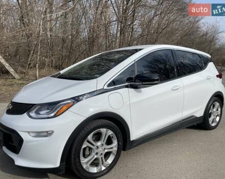 Белый Шевроле Bolt EV, объемом двигателя 0 л и пробегом 260 тыс. км за 14900 $, фото 1 на Automoto.ua