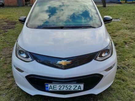 Шевроле Bolt EV 2017 у Дніпро (Дніпропетровську) на Automoto.ua Білий Шевроле Bolt EV, об'ємом двигуна 0 л та пробігом 70 тис. км за 16500 $, фото 1 на Automoto.ua