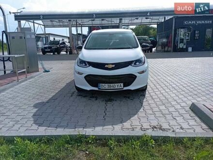 Шевроле Bolt EV 2017 в Львове на Automoto.ua Белый Шевроле Bolt EV, объемом двигателя 0 л и пробегом 68 тыс. км за 18800 $, фото 1 на Automoto.ua