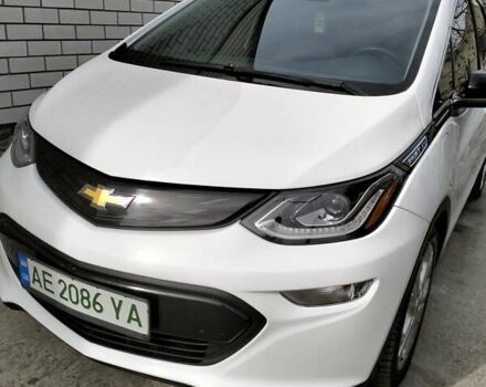 Шевроле Bolt EV 2018 в Днепре (Днепропетровске) на Automoto.ua Белый Шевроле Bolt EV, объемом двигателя 0 л и пробегом 182 тыс. км за 15000 $, фото 1 на Automoto.ua