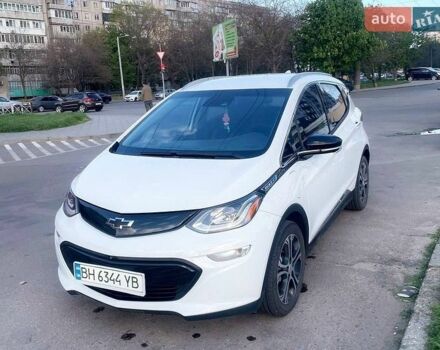 Белый Шевроле Bolt EV, объемом двигателя 0 л и пробегом 124 тыс. км за 14800 $, фото 1 на Automoto.ua
