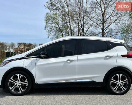Белый Шевроле Bolt EV, объемом двигателя 0 л и пробегом 51 тыс. км за 13600 $, фото 1 на Automoto.ua
